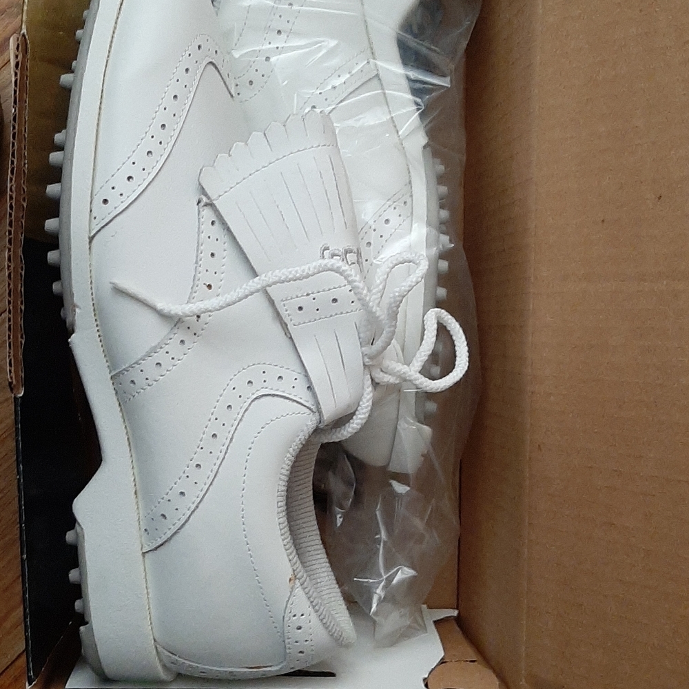 New Vintage Women's Golf Shoes Sz 8